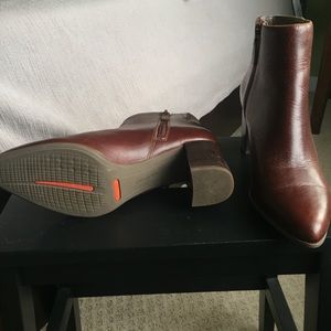 rockport total motion lynix bootie